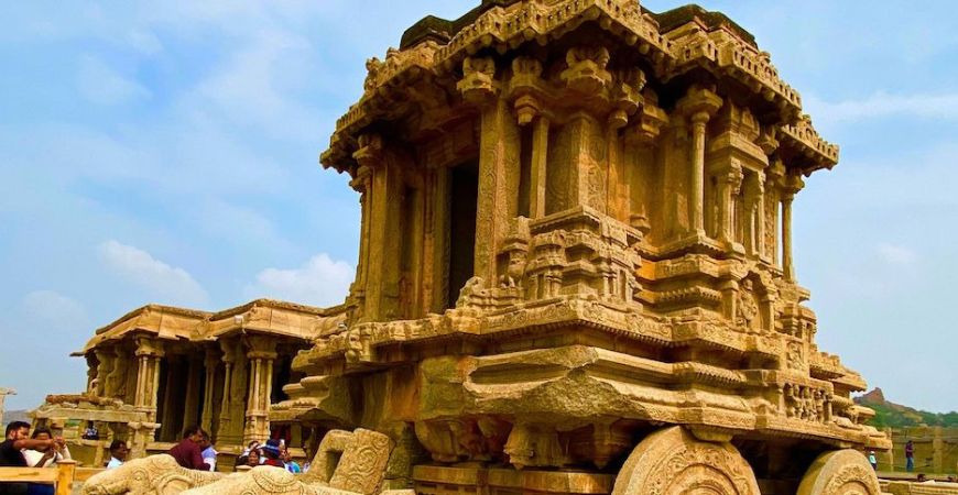 the-temples-of-hampi:-echoes-of-stone-and-soul