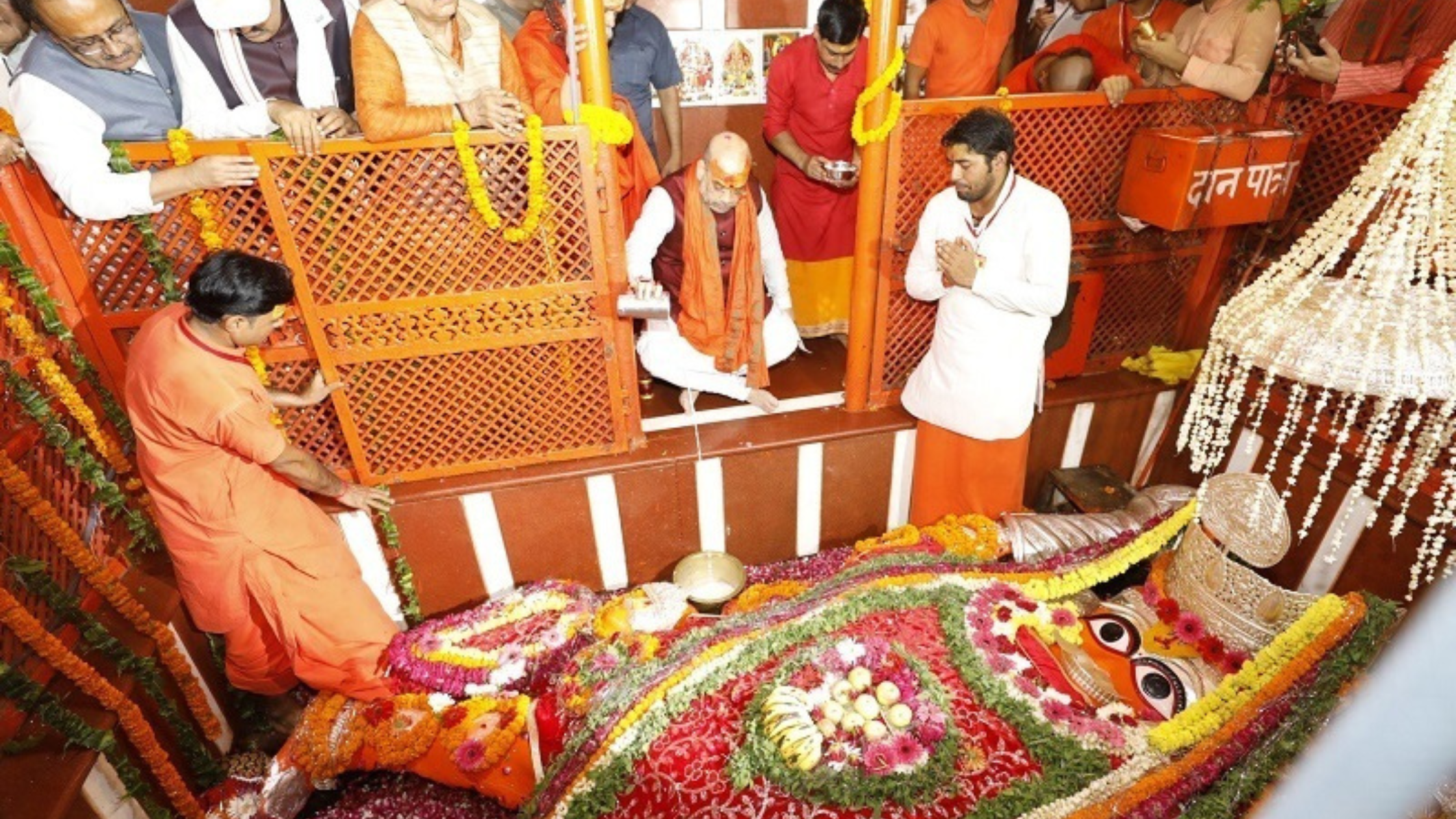 hanuman-temple-in-prayagraj:-sanctuary-of-faith,-miracles,-and-devotion