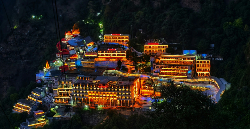 majestic-temples-vaishno-devi-maa:-the-divine-mother-and-her-eternal-blessings