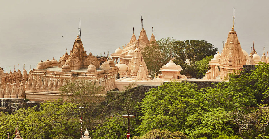 the-story-of-adinath:-palitana’s-connection-to-the-first-tirthankara