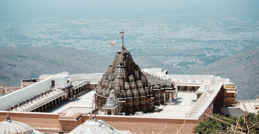 spiritual-journey-the-eternal-spiritual-journey:-the-significance-of-girnar-in-hindu-mythology