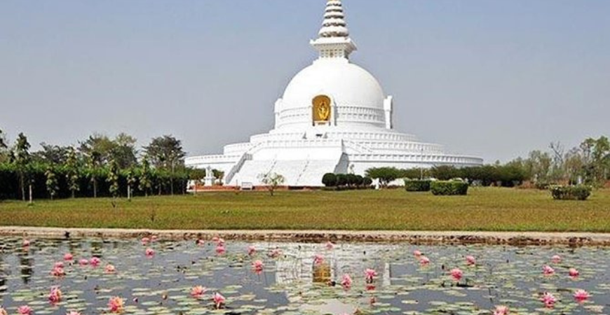 rajgir’s-healing-springs:-a-sacred-encounter-with-nature