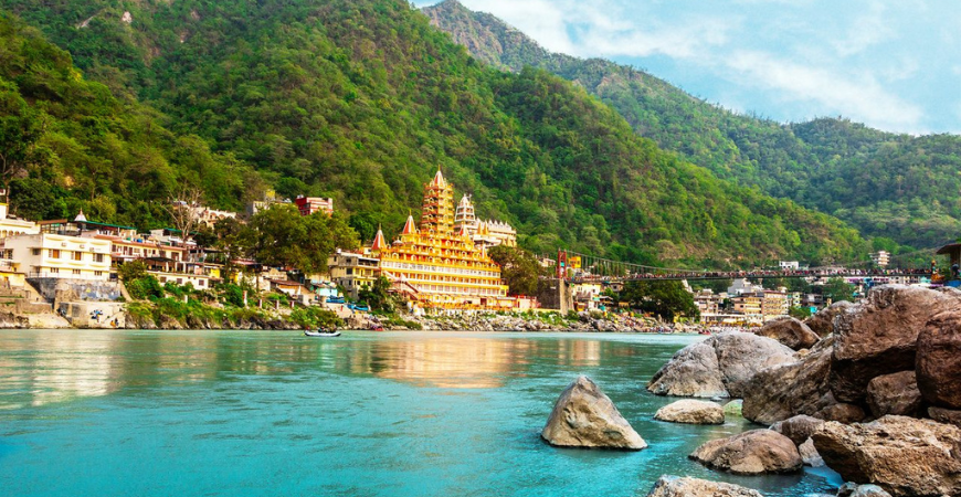sacred-places-rishikesh-diaries:-where-the-himalayas-teach-silence-and-stillness