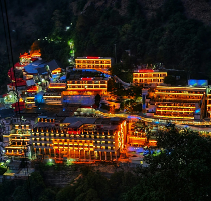 majestic-temples-vaishno-devi-maa:-the-divine-mother-and-her-eternal-blessings