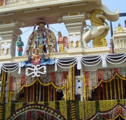 majestic-temples-mysteries-of-the-udupi-krishna-temple:-a-divine-gaze-beyond-the-bars-